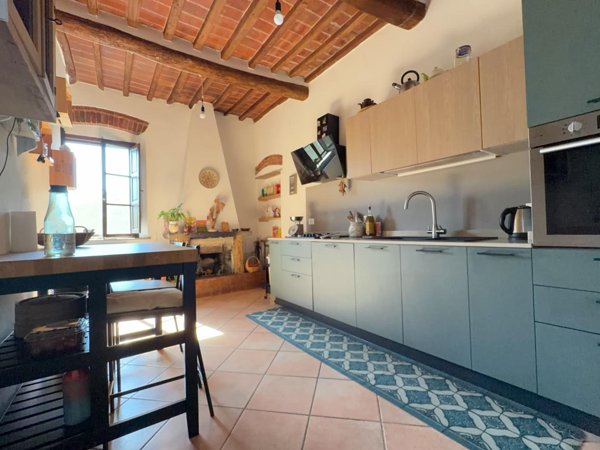 casa indipendente in vendita a Casciana Terme Lari in zona Lari