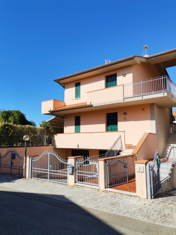 appartamento in vendita a Casciana Terme Lari in zona Perignano