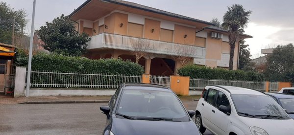 casa indipendente in vendita a Crespina Lorenzana in zona Cenaia