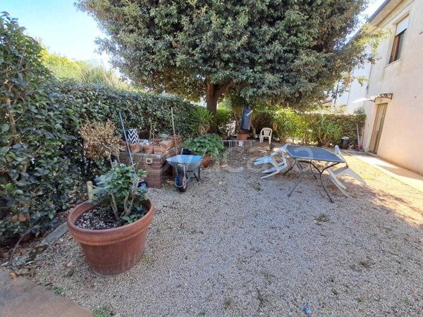 casa indipendente in vendita a Crespina Lorenzana in zona Lavoria