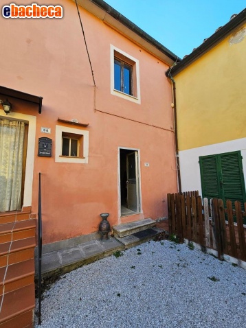 appartamento in vendita a Crespina Lorenzana in zona Crespina