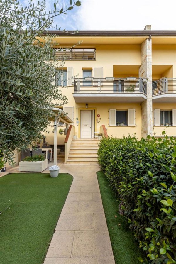 casa indipendente in vendita a Crespina Lorenzana