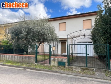 casa indipendente in vendita a Crespina Lorenzana in zona Cenaia