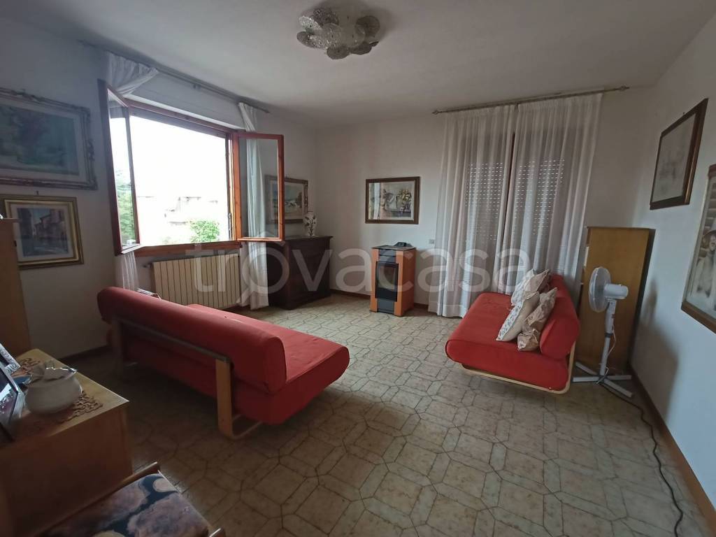appartamento in vendita a Crespina Lorenzana in zona Cenaia