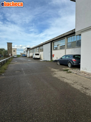capannone in vendita a Crespina Lorenzana in zona Lavoria