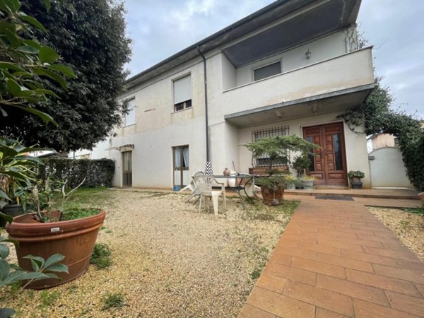 casa indipendente in vendita a Crespina Lorenzana in zona Lavoria