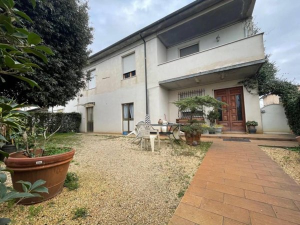appartamento in vendita a Crespina Lorenzana in zona Lavoria