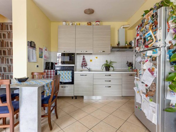 casa indipendente in vendita a Crespina Lorenzana