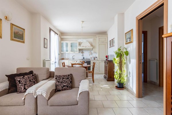 casa indipendente in vendita a Crespina Lorenzana
