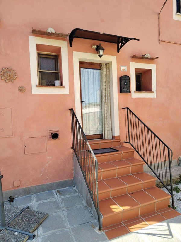 intera palazzina in vendita a Crespina Lorenzana in zona Crespina