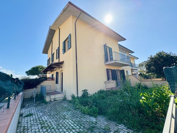 casa indipendente in vendita a Crespina Lorenzana in zona Cenaia