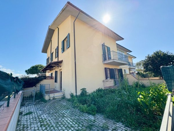 casa indipendente in vendita a Crespina Lorenzana in zona Cenaia
