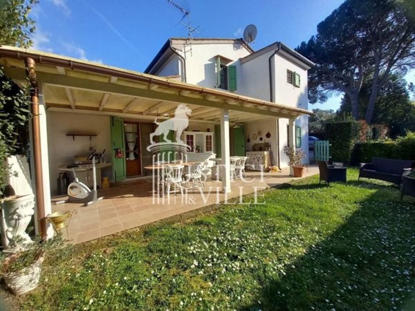 casa indipendente in vendita a Crespina Lorenzana