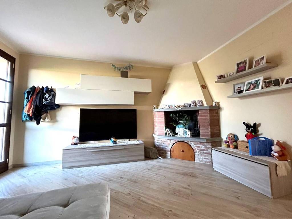 casa indipendente in vendita a Crespina Lorenzana in zona Lorenzana