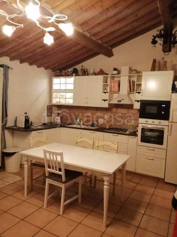appartamento in vendita a Crespina Lorenzana in zona Cenaia