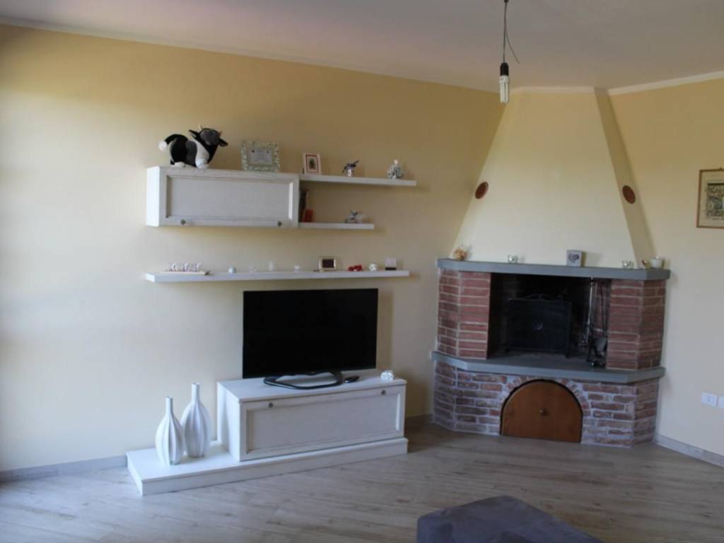 casa indipendente in vendita a Crespina Lorenzana in zona Cenaia