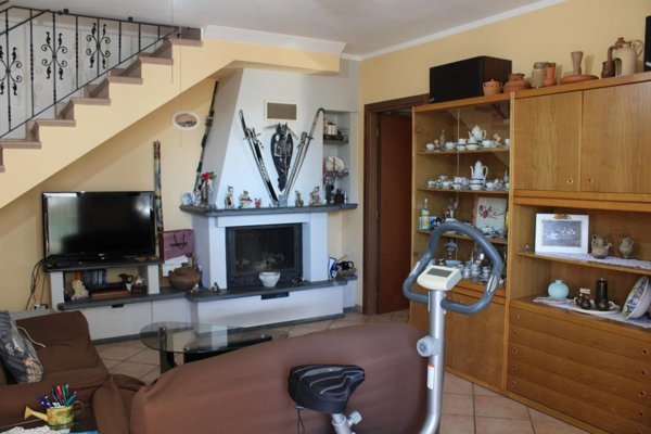 casa indipendente in vendita a Crespina Lorenzana in zona Cenaia