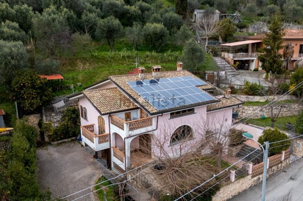 casa indipendente in vendita a Crespina Lorenzana