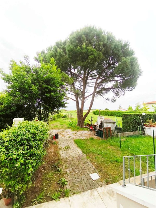 appartamento in vendita a Crespina Lorenzana in zona Cenaia
