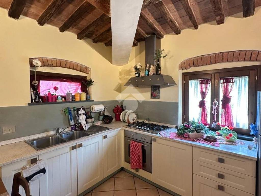 appartamento in vendita a Crespina Lorenzana in zona Crespina