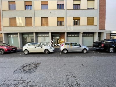 negozio in vendita a Crespina Lorenzana