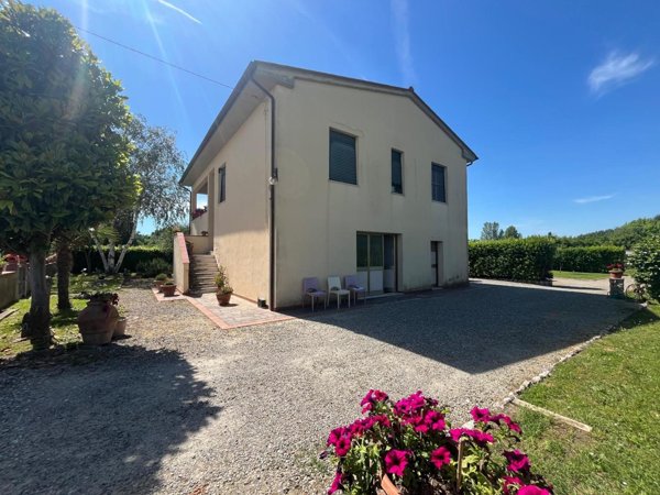 casa indipendente in vendita a Crespina Lorenzana