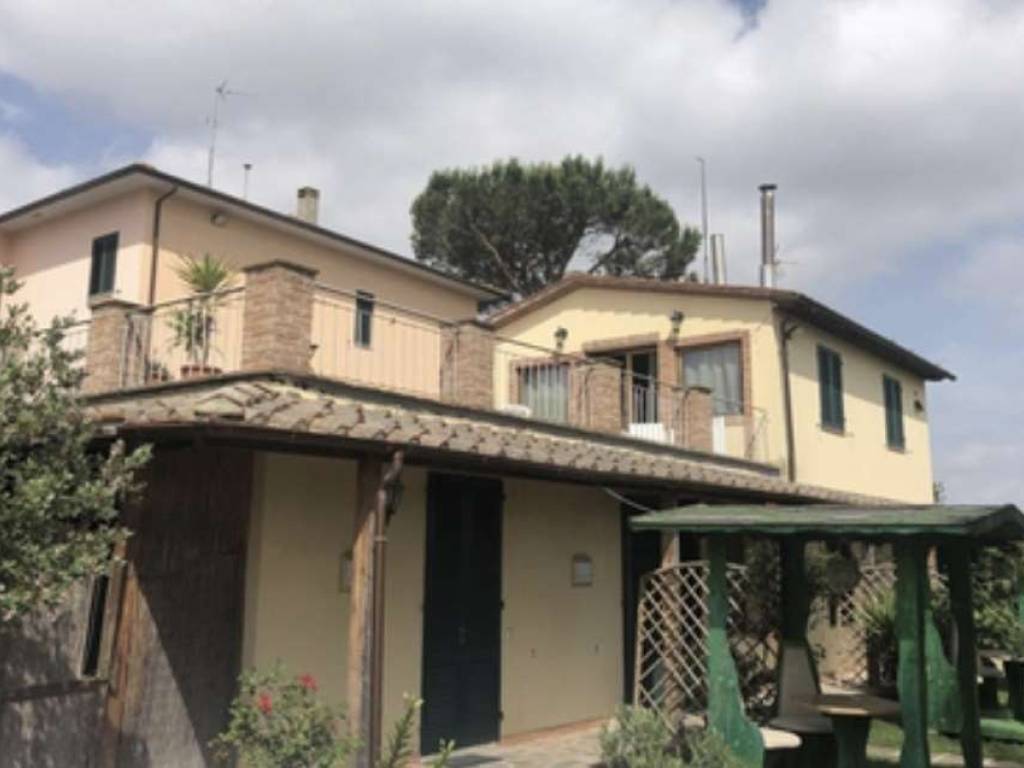 casa indipendente in vendita a Crespina Lorenzana in zona Lorenzana