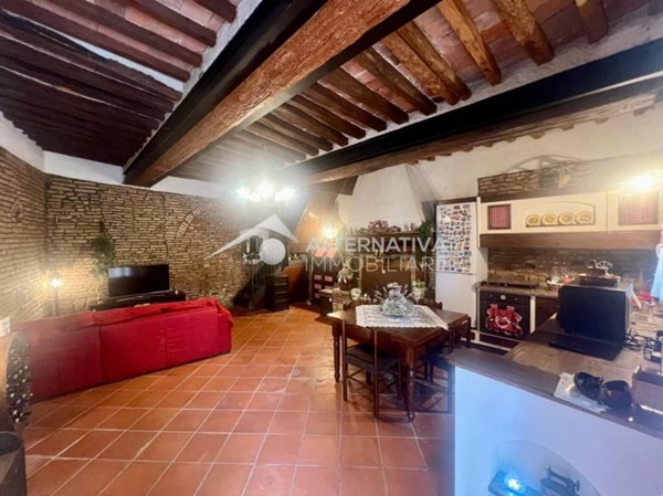 casa indipendente in vendita a Crespina Lorenzana