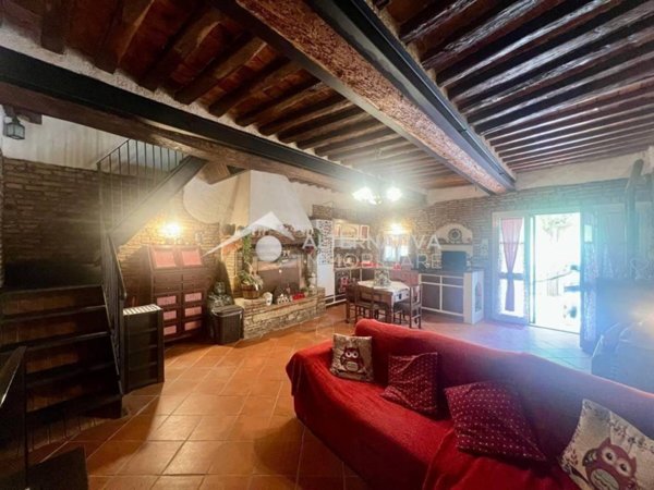 casa indipendente in vendita a Crespina Lorenzana in zona Crespina