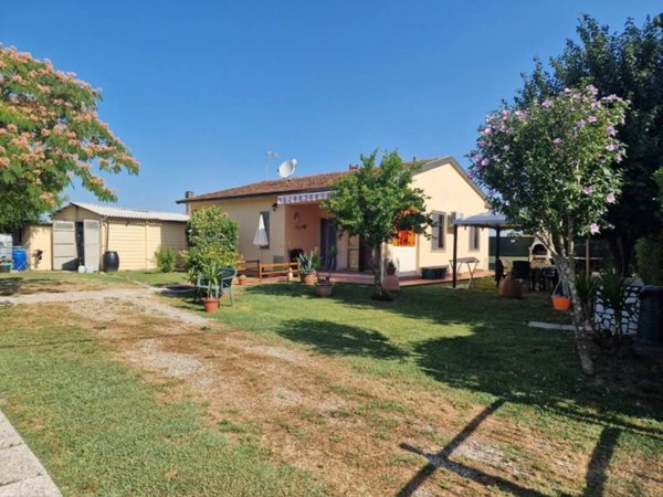 casa indipendente in vendita a Crespina Lorenzana in zona Crespina