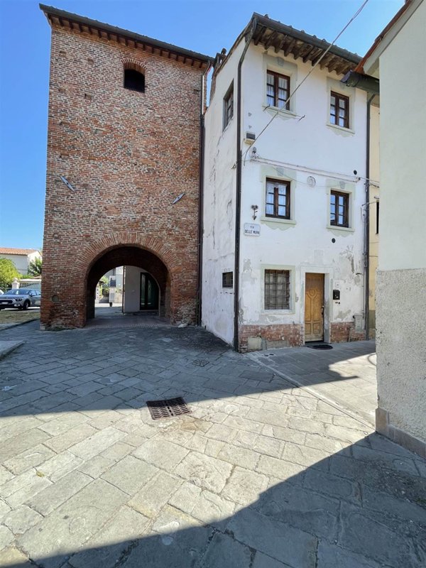 casa indipendente in vendita a Crespina Lorenzana