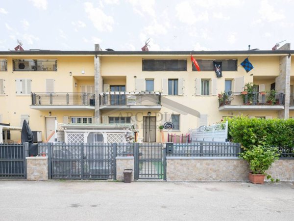 casa indipendente in vendita a Crespina Lorenzana in zona Crespina