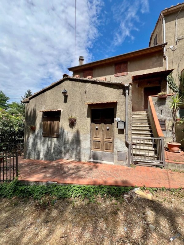 casa indipendente in vendita a Crespina Lorenzana in zona Lorenzana