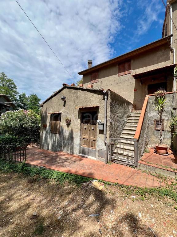 casa indipendente in vendita a Crespina Lorenzana in zona Lorenzana