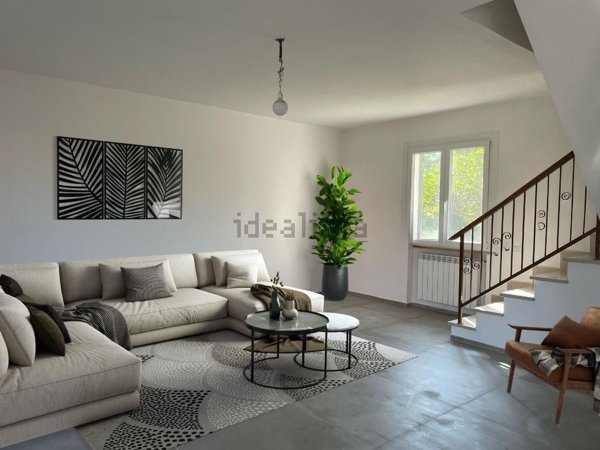 casa indipendente in vendita a Crespina Lorenzana in zona Cenaia