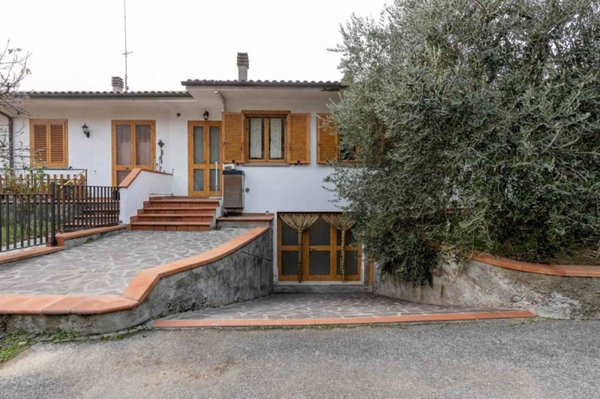 casa indipendente in vendita a Crespina Lorenzana in zona Lorenzana