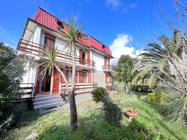 casa indipendente in vendita a Crespina Lorenzana