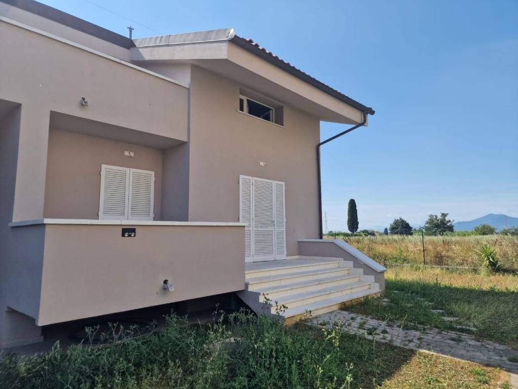 casa indipendente in vendita a Crespina Lorenzana in zona Cenaia