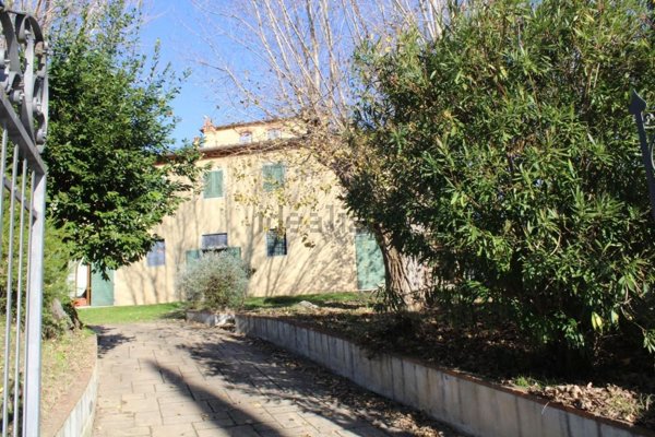 casale in vendita a Crespina Lorenzana in zona Crespina