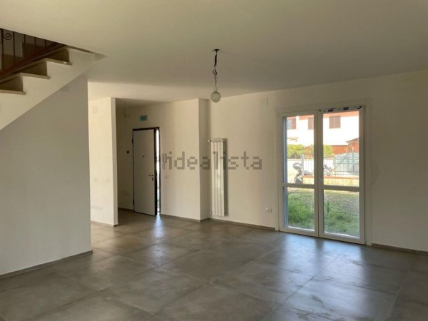 casa indipendente in vendita a Crespina Lorenzana in zona Cenaia