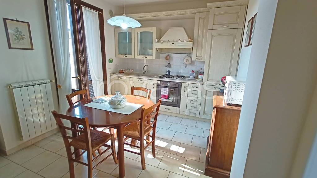 appartamento in vendita a Crespina Lorenzana in zona Cenaia