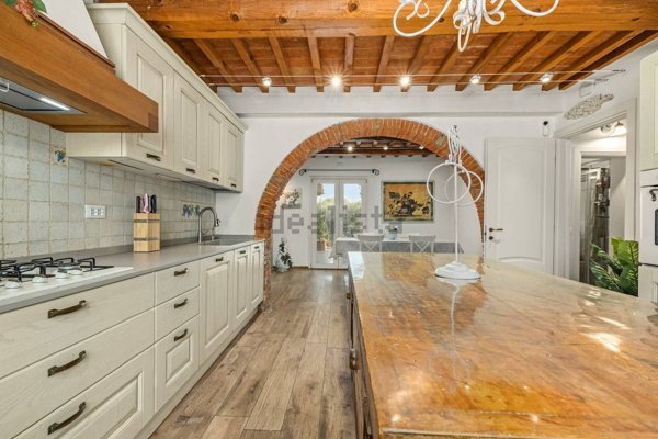 casa indipendente in vendita a Crespina Lorenzana in zona Ceppaiano