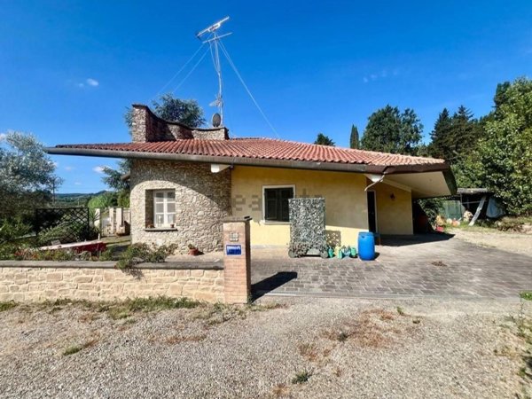 casa indipendente in vendita a Crespina Lorenzana