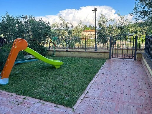 casa indipendente in vendita a Crespina Lorenzana