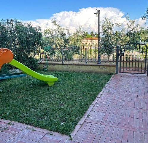 casa indipendente in vendita a Crespina Lorenzana in zona Crespina