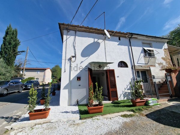 casa indipendente in vendita a Crespina Lorenzana in zona Cenaia