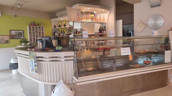 negozio in vendita a Crespina Lorenzana