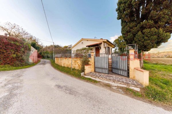 casa indipendente in vendita a Crespina Lorenzana in zona Lorenzana