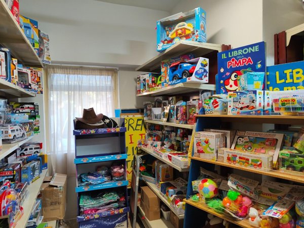 negozio in vendita a Crespina Lorenzana