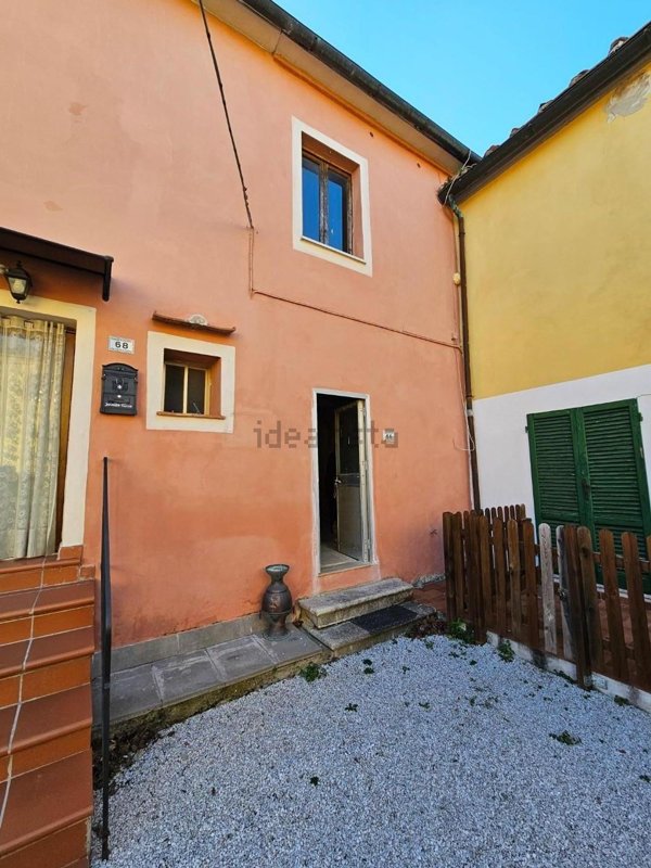 casa indipendente in vendita a Crespina Lorenzana